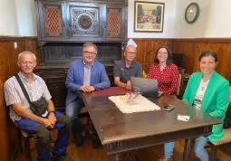 Il sindaco, Marco Gallo,   e gli assessori Ezio Donadio e Lucia Rosso con Giovanni Tolosano e Zelda Beltramo di Ingenium